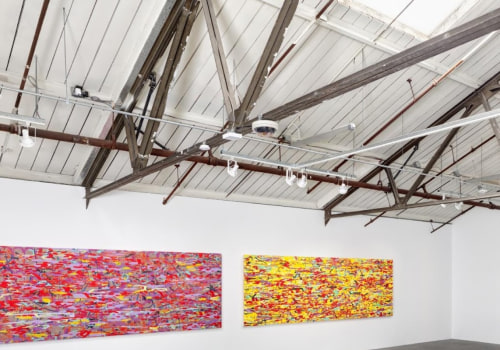 The Difference Between Commercial and Non-Commercial Exhibitions in Art Galleries